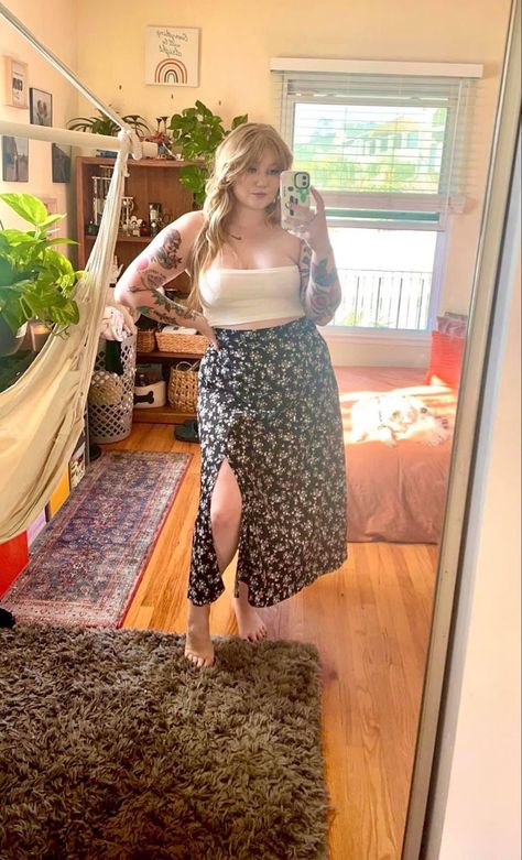 Trendy Outfit Ideas Plus Size, A Line Skirt Plus Size Outfit, Floral Skirt Outfits Plus Size, Curvy Bohemian Style, Outfit Inspo Mid Size, Midsize Outfits Summer, Curvy Casual Outfits, Outfits Gorditas, Midsize Outfits