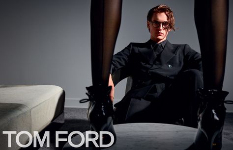 Tom Ford Fall 2017 Ad Campaign - The Impression Tom Ford Photoshoot, Tom Ford Campaign, Model Glasses, Idea Photoshoot, Vintage Couple, Beautiful Photoshoot Ideas, Mario Sorrenti, Man About Town, Francisco Lachowski