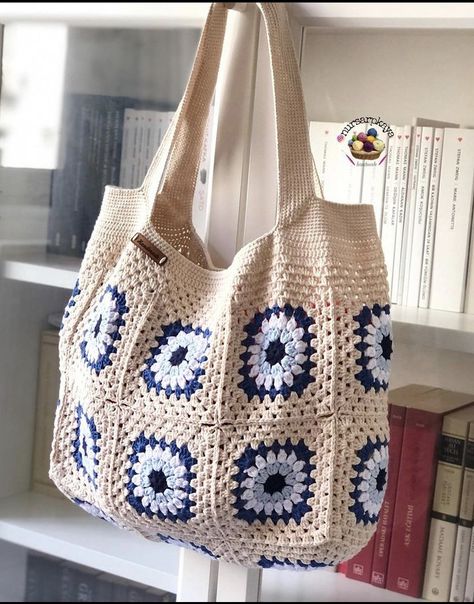 Sac Diy, Granny Square Bag, Crochet Market Bag, Crochet Handbags Patterns, Crochet Pumpkin, Crochet Purse Patterns, Crochet Bags Purses, Crochet Square Patterns, Handbag Patterns