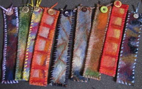 Wool Bookmarks, Felted Bookmarks, Living Felt, Art Felting, Felting Crafts, Bookmark Collection, Quilt Techniques, Mom Crafts, Felt Bookmark