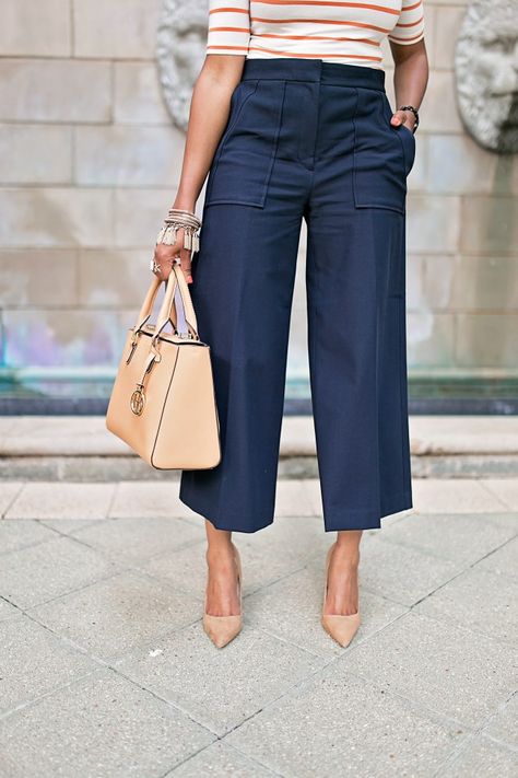 GaleriaRosaBest ModaParaDepoisDeEmagrecer Mode Monochrome, How To Wear Culottes, Culottes Outfit, Culotte Style, Summer Work Outfits, Workwear Fashion, Baggy Pants, Business Outfit, Fashion Weeks