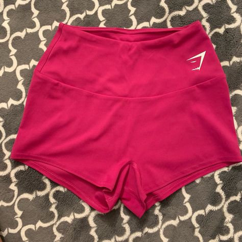 Nwot Size Small Pink Gymshark Training Shorts Great Material And Very Soft! Gymshark Workout Sets, Pink Under Armour Shorts, Red Spandex Shorts, Discipline Life, Cute Workout Sets, Athletic Outfit Ideas, Gym Shark Outfit, Lulu Tops, Pink Gymshark