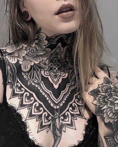 Chest Neck Tattoo, Tattoo Frau, Full Neck Tattoos, Full Chest Tattoos, Tato Dada, 10 Tattoo, Throat Tattoo, Neck Tattoos Women, Muster Tattoos