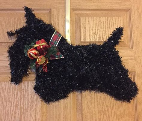 Scottie Dog Crafts, Dog Christmas Wreath, Scottish Dog, Scottie Terrier, Scotty Dog, Scottish Terriers, Scottie Dogs, Westie Dogs, Dog Crafts