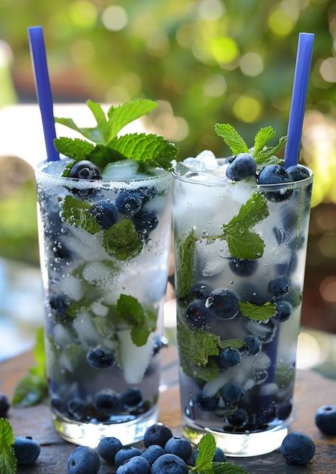 Recipe - COCKTAIL - Tito's Blueberry Coconut Mojito Essen, Titos Vodka Recipes, Blueberry Mojito Recipe, Blueberry Drinks, Blueberry Cocktail, Classic Mojito, Blueberry Vodka, Coconut Mojito, Blueberry Mojito