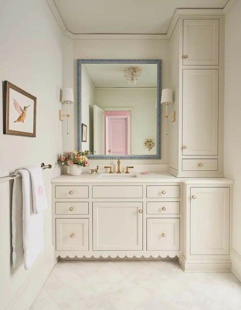 Girly Bathroom Decor, Girly Bathroom Ideas, Girly Bathroom, Useful Items, Jack And Jill Bathroom, Bath Girls, Bathroom Design Decor, Girls Bathroom, Upstairs Bathrooms