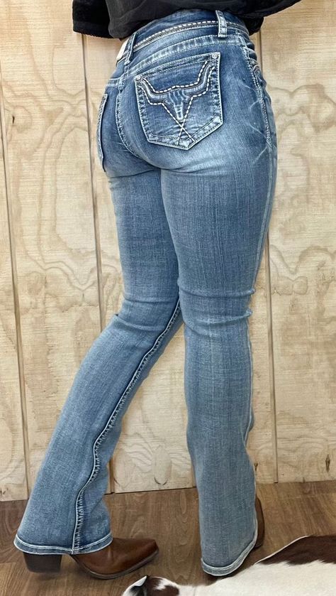 Country Jeans, Cute Cowgirl Outfits, Casual Country Outfits, Cowgirl Jeans, Southern Outfits, Country Style Outfits, Latina Fashion Outfits, Looks Country, Cute Country Outfits