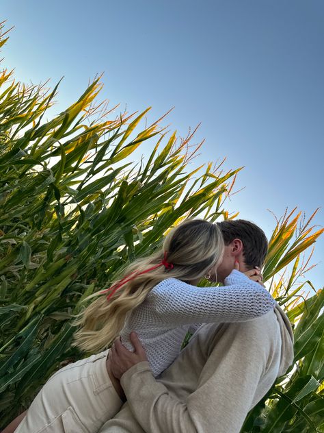 pumpkin patch, fall, couple, hair ribbon, corn maze, couple pics Corn Maze Photoshoot Couple, Corn Maze Couple Pictures, Corn Maze, Hair Ribbon, Fall Pictures, Fall Photos, Couple Pictures, Pumpkin Patch, Corn