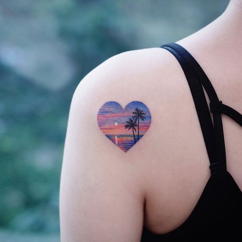 Sunset Tattoos, Circle Tattoos, Palm Tattoos, Palm Tree Tattoo, Hawaiian Tattoo, Small Girl Tattoos, Beach Tattoo, Heart Tattoo Designs, Traditional Tattoo Design