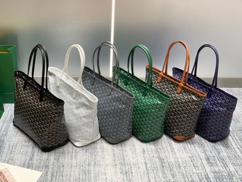 Goyard Purse, Goyard Tote Bag, Bra Art, Goyard Tote, Inside My Bag, Goyard Bag, Fitness Inspo, Dior, Handbags