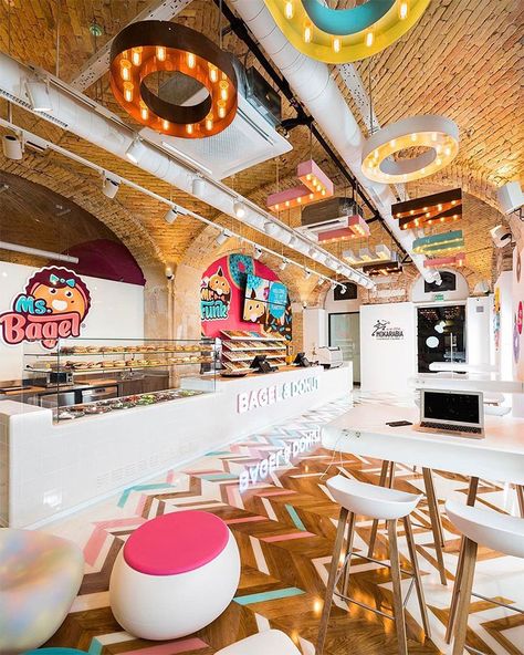 Donut Shop Interior Design, Donut Shop Interior, Waffle Shop, Donut Store, Kids Restaurants, Bakery Design Interior, Doughnut Shop, Bagel Shop, Home Bar Design