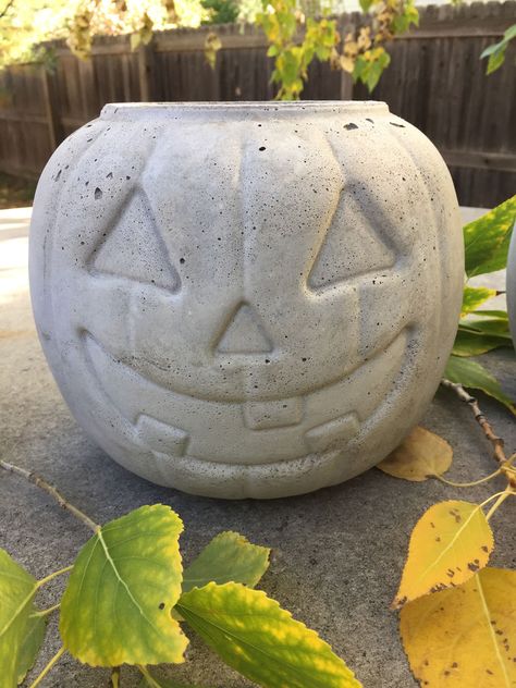 Transform a Candy Bucket Into a Concrete Pumpkin Planter: 4 Steps (with Pictures) Cement Pumpkin Planter, Pumpkin Candy Bucket Ideas, Pumpkin Bucket Crafts, Cement Pumpkins, Concrete Pumpkins, Bucket Crafts, Pumpkin Planter, Pumpkin Bucket, Candy Bucket