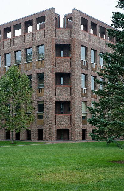 The exterior of the Phillips Exeter Academy library, built in 1971 and designed by Louis Kahn. (This photo was taken by Xavier de Jaureguiberry and is on Flickr.) Exeter Library, Exeter New Hampshire, Phillips Exeter Academy, Louis Kahn, Brick Cladding, Architecture Elevation, Library Architecture, Brick Architecture, American Architecture