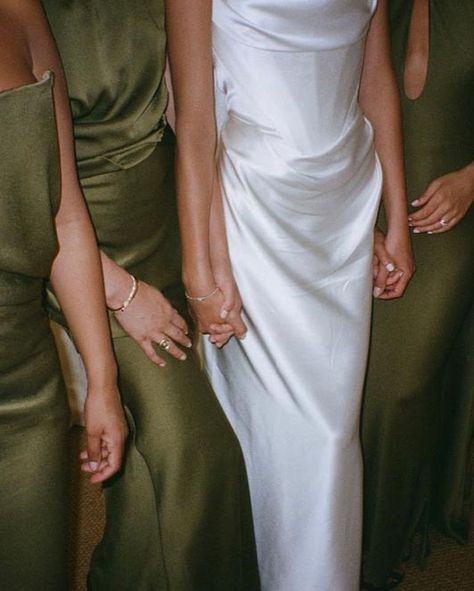 Wlw Wedding, When Your Best Friend, Bridesmaids Photos, Best Friend Wedding, Happy Wife, Wedding Mood Board, Wedding Mood, Dreamy Wedding, Cloud 9