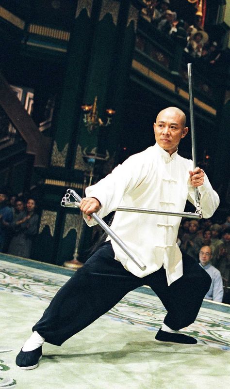 Jet Li. Palo de 3 secciones metálico Warrior Culture, Jet Lee, Martial Arts Photography, Ben Bruce, Martial Arts Film, Kung Fu Movies, Kung Fu Martial Arts, Shaolin Kung Fu, Jet Li