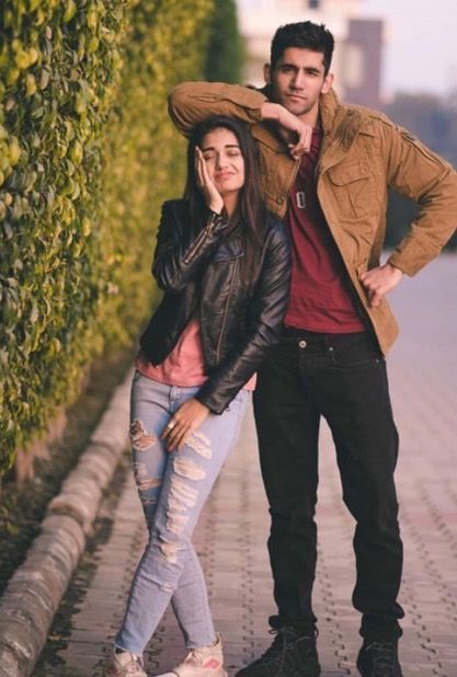 Cute Poses For Siblings, Couple Preshoot Poses, Pre Wedding Shoot Poses Picture Ideas, Couple Poses For Pre Wedding Photoshoot, Photo Poses For Siblings, Prewedding Photography Pose, Men And Women Photoshoot Ideas, Prewedding Couple Poses, Creative Couples Photography Poses