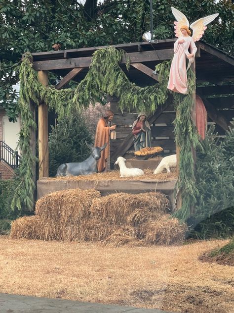 Nativity scene by the church Outdoor Navity Scene Ideas, Outdoor Nativity Scene Diy Wood Christmas Yard, Nativity Scene Christmas Parade Float, Porch Nativity Scene, Live Nativity Scene Ideas Outdoor, Church Nativity Displays, Nativity Stable Diy Outdoor, Diy Nativity Stable Outdoor, Life Size Nativity Scene