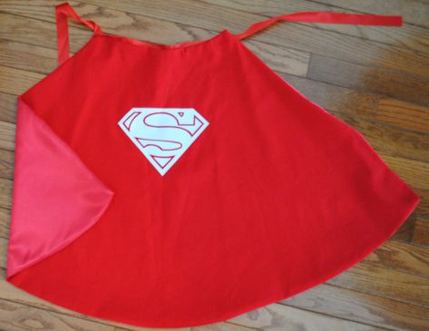 Diy Superhero Cape No Sew, Make A Cape Diy, Toddler Cape Pattern Free, How To Make A Cape For Kids, Diy Cape For Kids, Superman Cape Pattern, Superman Cape Diy, Super Hero Cape Pattern, Diy Cape For Women