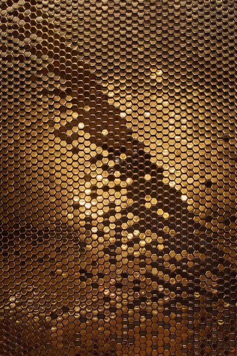 Gold Mosaic, Artist Wall, Gold Aesthetic, Metal Wall Sculpture, Hexagon Tiles, Art Trends, 3d Texture, Wall Sculpture Art, Design Interior