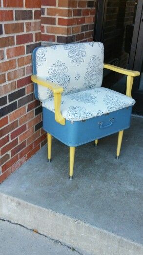 Cornflower Blue and Yellow Suitcase Chair made by GreenThumbEtc Suitcase Diy Projects, Upcycle Suitcase Ideas, Vintage Suitcases Repurpose, Suitcase Upcycle, Suitcase Chair, Vintage Suitcase Decor, Suitcase Furniture, Vintage Suitcase Table, Yellow Suitcase