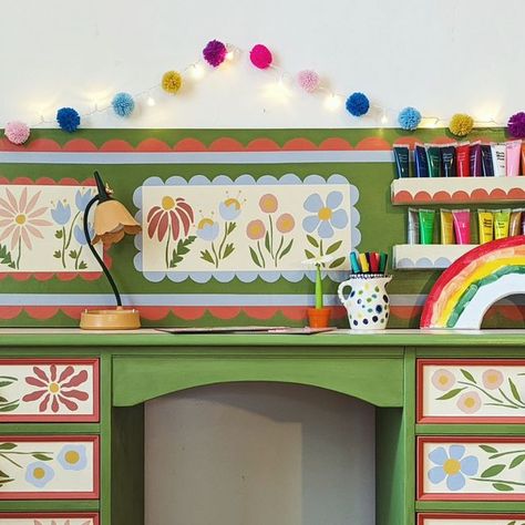 Emma Best on Instagram: "🌻 A desk I painted back in August for my daughter Raven's birthday, she loves nothing more than to paint, stick, colour & generally make an almighty mess so I wanted to give her a place to do that.... Naturally it is now just an 'extra' surface for her to cover with her chaos 🤣 🎨   Painted in @chalkpaint... The most beautiful #capabilitygreen 💚   #greenfurniture #crafting #childrensfurniture #childrensdecor #childrensdesk #emmabestdesign #chalkpaintedfurniture #flowers #floraldesign #girlsroom #girlsroomdecor" Painting A Desk, Painted Kids Furniture, Hand Painted Desk, Kids Coat Rack, Children's Desk, Childrens Desk, Painted Desk, Kids Desk, Green Furniture