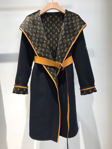 Gucci Luxury Fall Outerwear, Lv Coat Women, Louis Vuitton Cape Coat, Luxury Gucci V-neck Outerwear, Dolce And Gabbana Coats Women, Lux Fashion, Latin Ballroom Dresses, Woman Clothes, Woman Suit Fashion