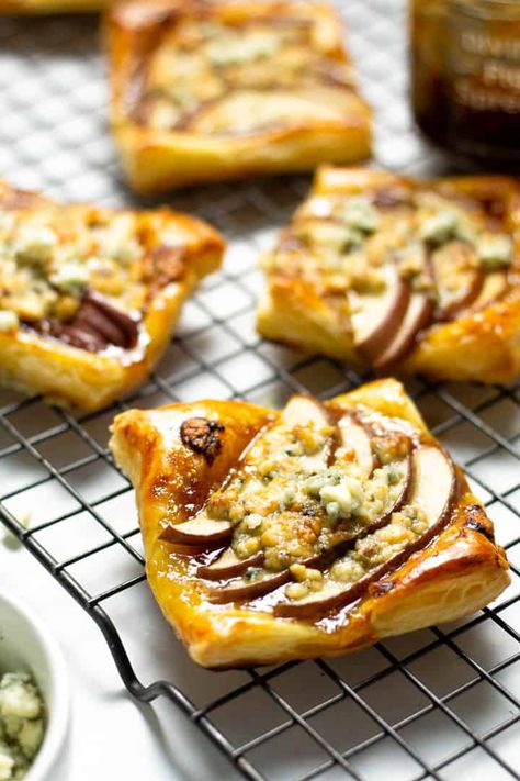 Pear Tart with Blue Cheese - Midwest Foodie Pear Pastry, Puff Pastry Pear, Pear Tarts, Blue Cheese Tart, Blue Cheese Recipes, Tapas Party, Cheese Puff Pastry, Pear Tart, Puff Pastry Tart