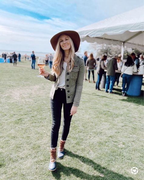 Oyster Roast Outfit Oyster Roast Outfit, Png Outfits, Best Oysters, Oyster Roast, Outfit Png, Picture Outfits, Daily Look, Fashion Bloggers, Casual Fall