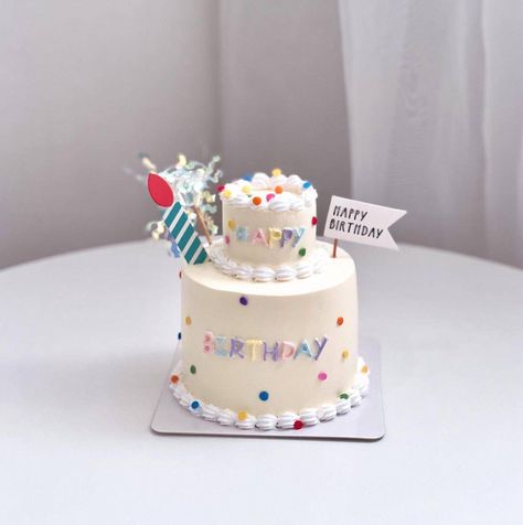 Mini Two Tier Cake Birthday, Mini Tiered Cakes Birthday, Mini 2 Tier Cake Birthday, Korean 1st Birthday Cake, Simple Tiered Cake, Mini Two Tier Cake, Mini Tiered Cakes, Cake 2 Tier Birthday, Mini Tier Cake