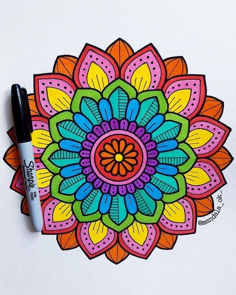 Mandala Zentangle, Easy Mandala Drawing, Mandala Doodle, Mandala Art Therapy, Mandalas Painting, Simple Mandala, Doodle Art Drawing, Mandala Design Pattern, Mandalas Drawing