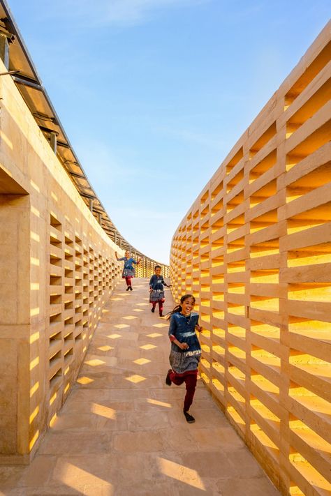 Westbury Gardens, All Girls School, Concrete Facade, Rural India, India School, Jaisalmer, Natural Ventilation, Architect Design, Architecture Details