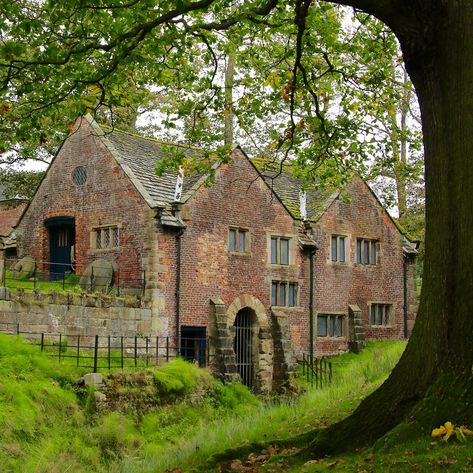 Women Iran, Dunham Massey, British Manor, Cottage Rustic, Quotes Beauty, Old Manor, Castles In England, Hacks Beauty, Luxor Egypt