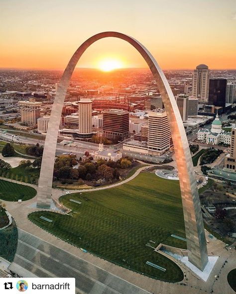 #Repost @barnadrift  The Gateway Arch in St. Louis Missouri is the worlds tallest arch (630ft/192m) and the tallest man-made monument in the Western Hemisphere. You can even visit the top of the arch!  _____ Are any of you guys afraid of heights? Saint Louis Arch, The Gateway Arch, Water Fountain Design, Extra Space Storage, Nature Film, Saint Louis Missouri, Gateway Arch, River City, Space Storage