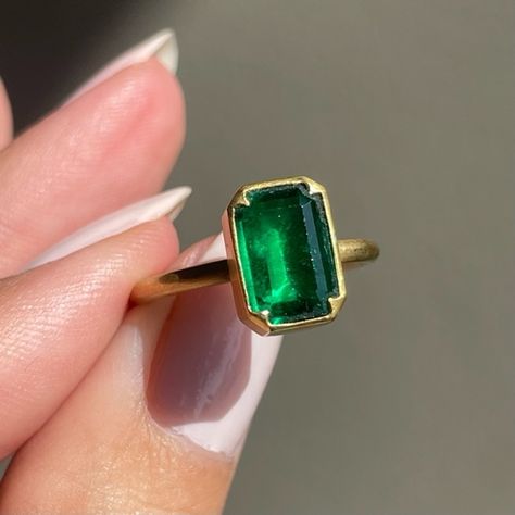 Stunningly saturated dark green Zambian Emerald Ring by Gabriella Kiss, set in her signature scalloped bezel. #gabriellakiss #futureheirlooms #augustla Green Crystal Ring, Gabriella Kiss, Green Emerald Ring, Bezel Engagement Ring, June Wedding, Gold Designs, Zambian Emerald, Ring Setting, Green Crystal