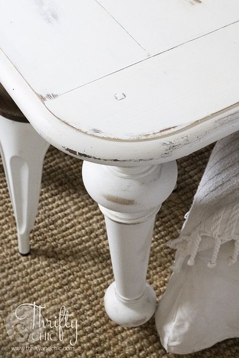 how to distress furniture. Farmhouse table makeover. white farmhouse table. Farmhouse dining room inspiration. Farmhouse dining room decor ideas. Distressed Dining Table Diy, White Dinning Room Table, Farmhouse Table Makeover, White Dinning Room, How To Distress Furniture, Farmhouse Dining Room Decor Ideas, Painted Dining Room Table, Distressed Dining Table, White Farmhouse Table