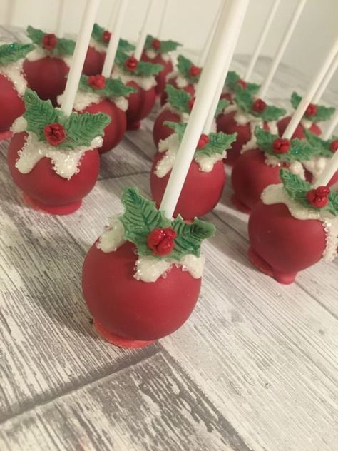 Cakepops Christmas Ideas, Christmas Themed Cake Pops, Cake Pop Designs Christmas, Christmas Cakepop Ideas, Cake Pops Decoracion, Christmas Cake Pop Display, Christmas Cake Pops Ideas, Grinch Cake Pops, Cake Pops Weihnachten