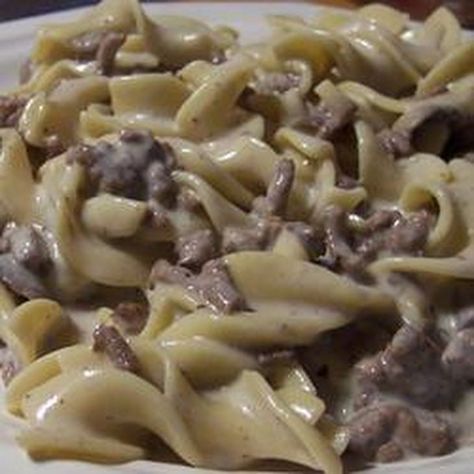 Betty Crocker Beef Stroganoff, Simple Beef Stroganoff, Beef Stroganoff Crockpot, Beef Stroganoff Easy, Slow Cooker Beef Stroganoff, Stroganoff Recipe, Dinner With Ground Beef, Beef Stroganoff, Beef Dinner