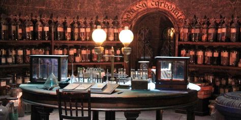 3 Minute Magic Items Alchemy Laboratory, Harry Potter Weekend, Harry Potter Studio Tour, Weekend In London, Harry Potter Set, Harry Potter Potions, Harry Potter Studios, Grand Hall, Hogwarts Aesthetic