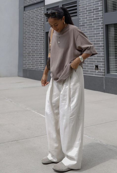 Baggy Neutral Outfit, Modest Fits For Summer, Oversize Pants Outfit Women, Oversized Tee Outfit, Back Outfit, Pajamas Winter, Stile Hijab, Casual Chic Outfits, Home Wear Women