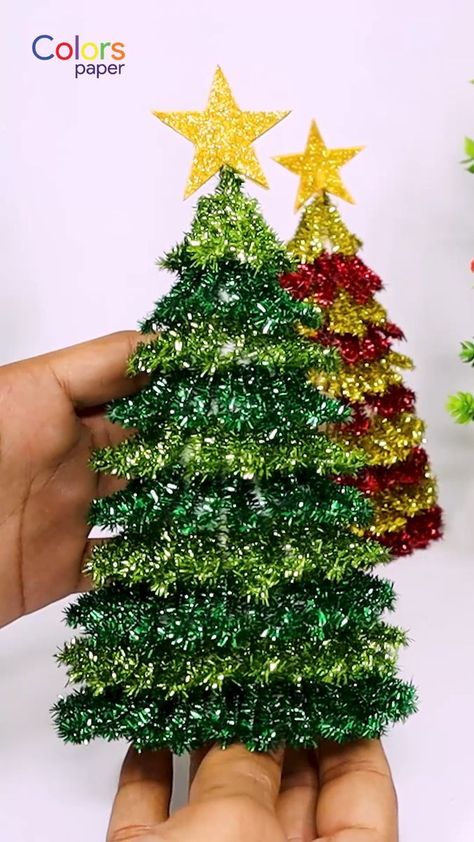 Christmas Crafts Pipe Cleaners, Crafts Christmas Diy, Chenille Stem Crafts, Christmas Diy Crafts, Christmas Tree Making, Diy Christmas Deco, Foam Paper, How To Make Christmas Tree, Diy Pipe