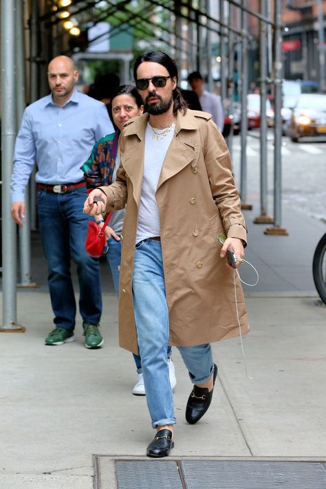 Gucci Outfit Men, Gucci Street Style, Gucci Loafers Men, Shia Labeouf Style, Gucci Loafers Outfit, Princetown Gucci, Loafers Men Outfit, Skate Fashion, Gucci Outfit