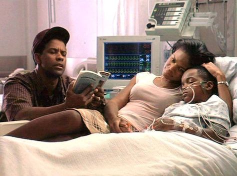 Kimberly Elise, John Q, Bernie Mac, Ray Liotta, Robert Duvall, Denzel Washington, Black Man, Scene Photo, Classic Movies