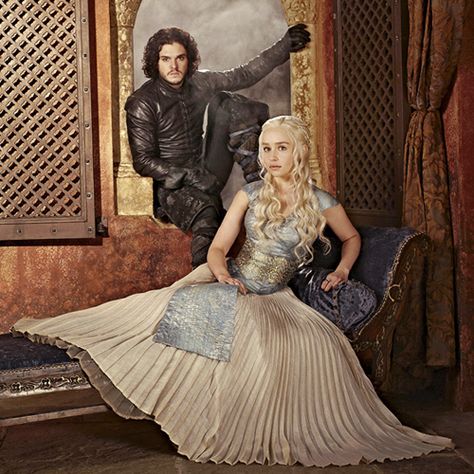 Jon Snow and Daenerys Targaryen Dany And Jon, Daenerys Targaryen Costume, Daenerys And Jon, Jon Snow And Daenerys, John Snow, Gra O Tron, Kit Harington, Daenerys Targaryen Jon Snow, Winter Is Here