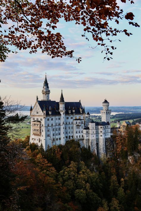 Germany Castles Neuschwanstein, Castle Bavaria, Castle Germany, Germany Castles, Neuschwanstein Castle, Dream Trip, Fantasy Places, Mountain Lake, Travel Tours