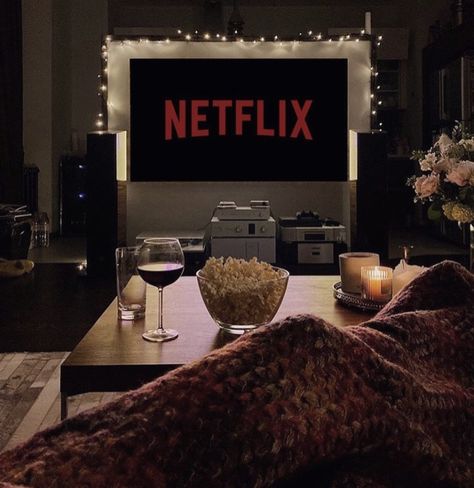 Netflix Tumblr, Netflix And Chill Tumblr, Netflix Time, Netflix Subscription, Christmas Aesthetic Wallpaper, Movies Worth Watching, Dirty Air, The Last Kingdom, Netflix And Chill