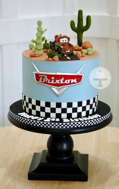 Tow Mater Cake Ideas, Mater Cake Ideas, Cars Cookie Cake, Disney Cars Birthday Cake Ideas, Birthday Cake Cars Mcqueen, Cars Themed Movie Night, Mater Birthday Cake, Disney Cars Cake Ideas, Mcqueen Cake Design