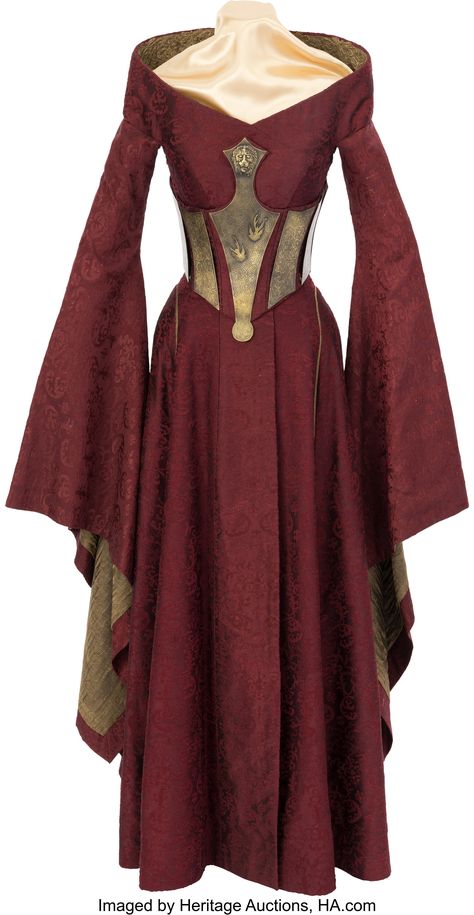 Cersei Lannister Armor Dress, Game Of Thrones Outfits Inspiration, Lannister Clothes, Game Of Thrones Inspired Dress, Armored Corset, Cersei Dress, Cersei Lannister Dress, Lannister Dress, Historical Dresses Medieval