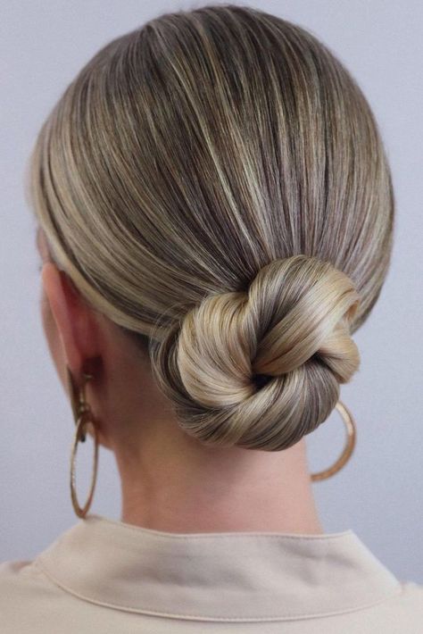 Bridal Hair For High Neckline, Sleek Bridal Bun, Porsche Mom, Bride Bun, Low Bun Wedding Hair, Wedding Hair Up, Low Bun Hairstyles, Elegant Wedding Hair, Bun Hairstyle