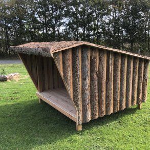 Shelters - Byg selv shelter til salg | Se pris og køb shelter til haven Lean To Shelter, Solar Shower, Camping Shelters, Recreational Room, Outdoor Shelters, Wood Trunk, Wood Building, Survival Shelter, Outdoor Survival