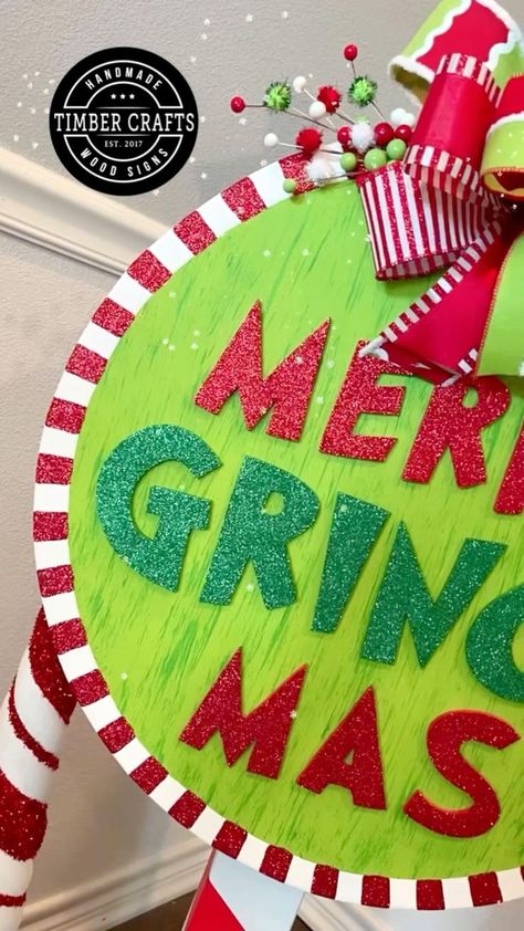 Christmas door hanger | Christmas decorations, Christmas crafts, Grinch christmas party Christmas Crafts Grinch, Grinch Christmas Tree Ideas Themed, Grinch Door Hanger, Grinch Door, Grinch Crafts, Grinch Decorations, Grinch Christmas Party, Door Hanger Christmas, Whoville Christmas